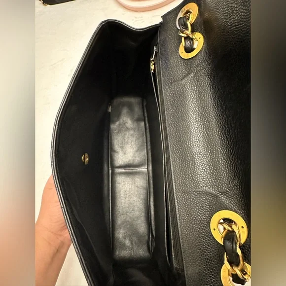 CHANEL Jumbo Classic Single Flap Caviar Leather Handbag Black/Gold Hardware - Picture 7 of 15